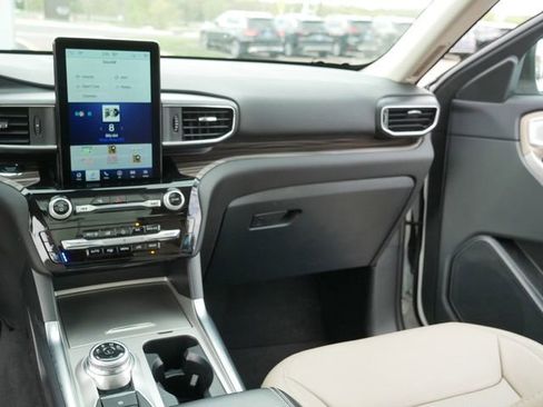Used 2024 Ford Explorer Limited w/ Limited Technology Package AWD/4WD image 25