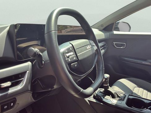 Used 2025 Kia K4 EX FWD image 25