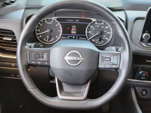 Used 2025 Nissan Rogue SV FWD image 26