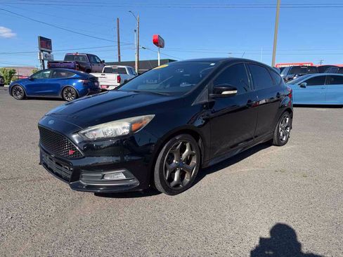 Used 2016 Ford Focus ST FWD image 3