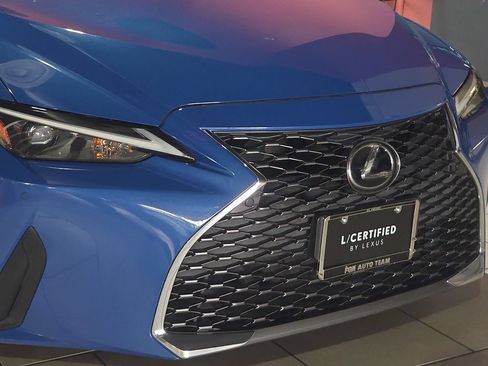 Used 2022 Lexus IS 300 w/ Premium Package RWD image 7