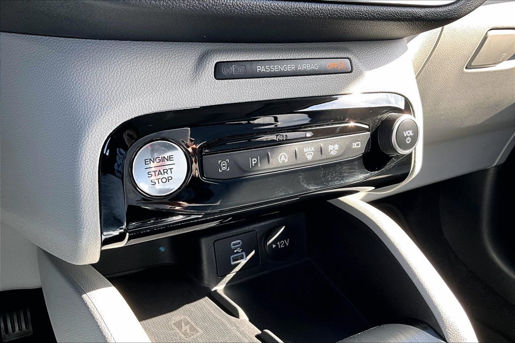 Used 2023 Ford Escape Platinum w/ Premium Technology Package AWD/4WD image 21