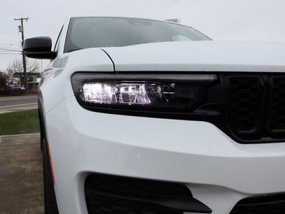 New 2025 Jeep Grand Cherokee Altitude