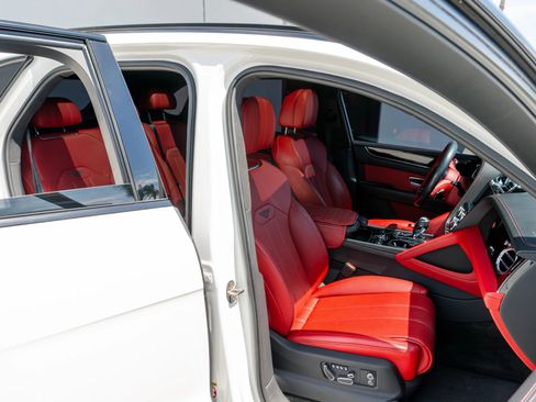 Used 2023 Bentley Bentayga AWD/4WD image 51
