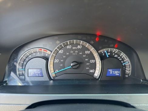 Used 2014 Toyota Camry SE FWD image 19