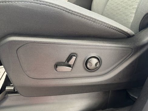 Used 2025 RAM 1500 Big Horn AWD/4WD image 13
