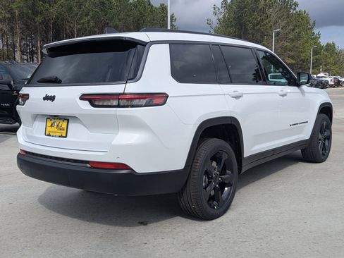 New 2026 Jeep Grand Cherokee L Limited image 3