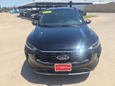 Used 2025 Ford Escape ST-Line AWD/4WD image 8