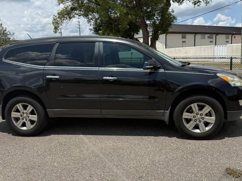 Used 2011 Chevrolet Traverse LT w/ Personal Connectivity Package FWD image 5