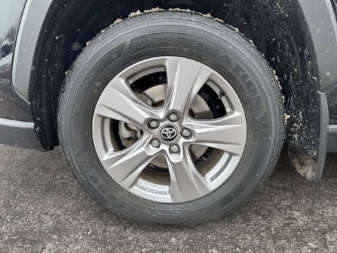 Used 2023 Toyota RAV4 XLE image 15