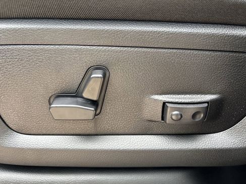 New 2026 RAM 2500 Laramie AWD/4WD image 24