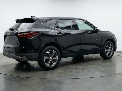 Used 2025 Chevrolet Blazer LT FWD image 9