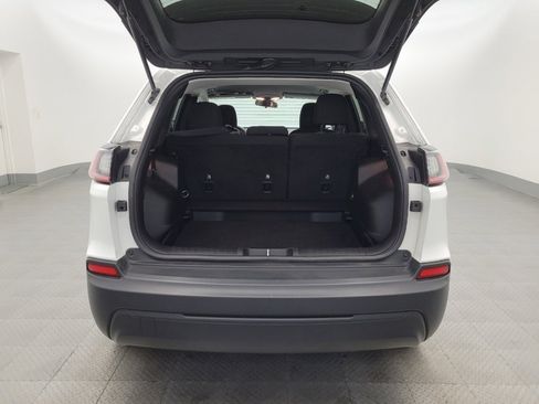 Used 2019 Jeep Cherokee Latitude w/ Popular Appearance Group image 29