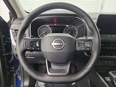 Used 2025 Nissan Rogue SV FWD image 23