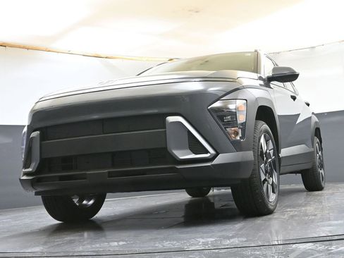 Certified 2025 Hyundai Kona SEL AWD/4WD image 33