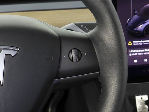 Used 2024 Tesla Model Y Performance image 28