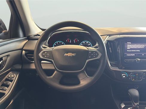 Used 2021 Chevrolet Traverse LS image 12