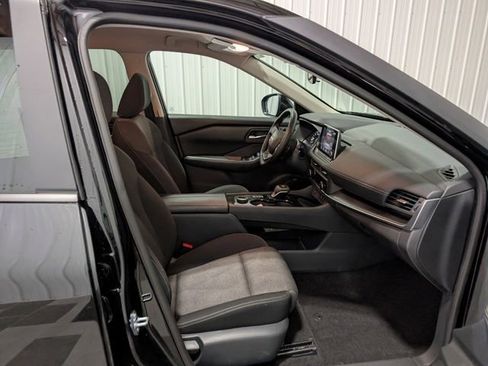 Used 2025 Nissan Rogue SV image 26