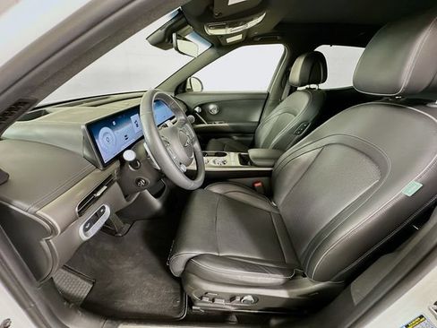 Used 2023 Genesis GV60 Advanced AWD/4WD image 21