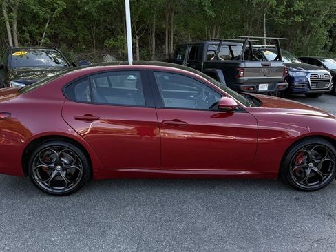 Used 2018 Alfa Romeo Giulia Ti Sport w/ Quick Order Package 22S Sport AWD/4WD image 20