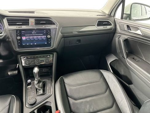 Used 2019 Volkswagen Tiguan SEL Premium w/ 3rd Row Seat Package AWD/4WD image 29