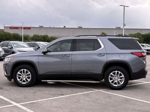Used 2021 Chevrolet Traverse LT FWD image 3