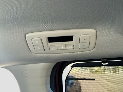 Used 2024 Kia Carnival SX Prestige image 22