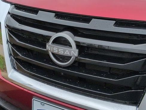 Used 2023 Nissan Pathfinder SL AWD/4WD image 24