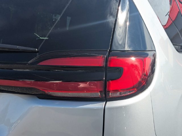 Used 2023 Chrysler Pacifica Touring-L w/ S Appearance Package FWD image 13