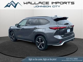 Used 2022 Toyota Highlander XSE FWD video 3