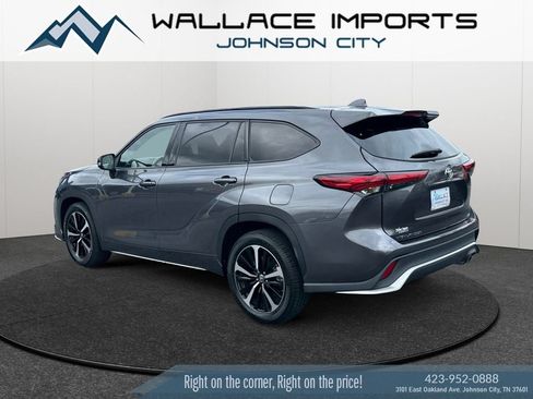 Used 2022 Toyota Highlander XSE FWD image 3