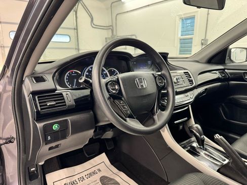 Used 2017 Honda Accord LX image 14