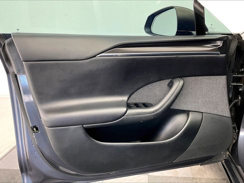 Used 2022 Tesla Model S Plaid image 25