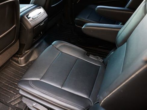 Used 2023 Cadillac Escalade ESV Luxury RWD image 11