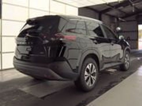Used 2023 Nissan Rogue SV w/ SV Premium B Package FWD image 2