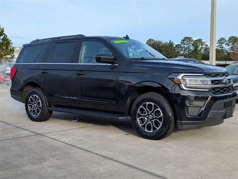 Used 2024 Ford Expedition XLT image 2