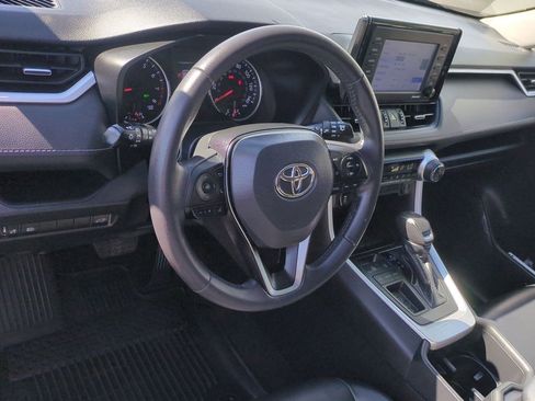 Used 2022 Toyota RAV4 XLE Premium image 10