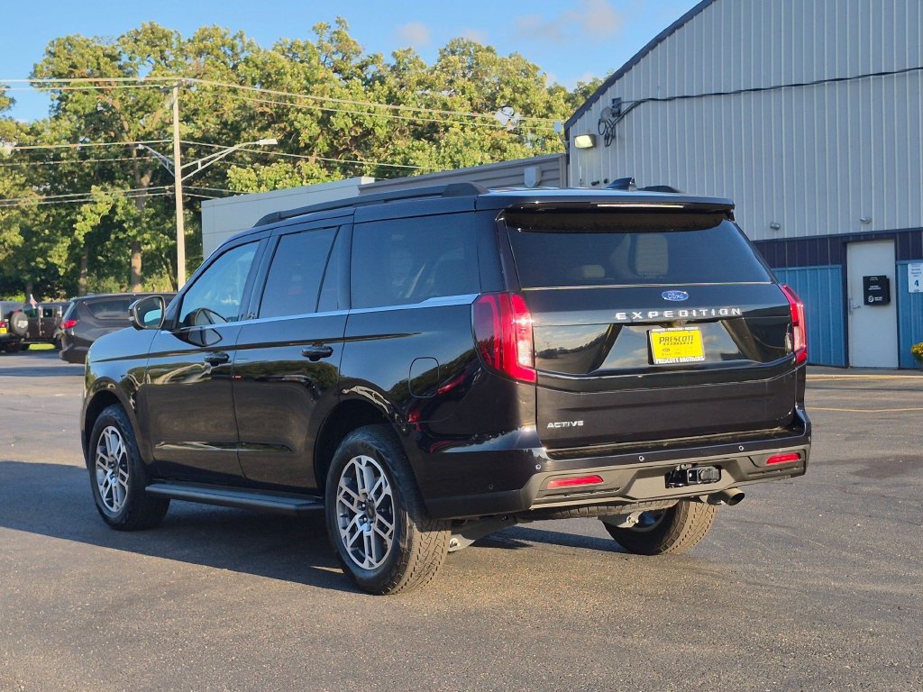 Used 2025 Ford Expedition Active AWD/4WD image 5