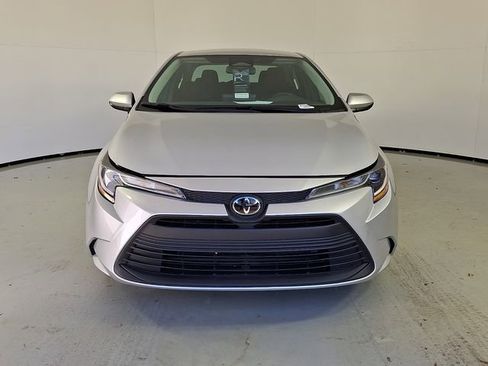 Used 2024 Toyota Corolla LE image 2