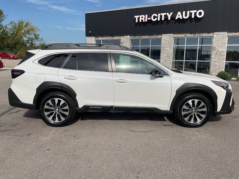 Used 2023 Subaru Outback Limited AWD/4WD image 9