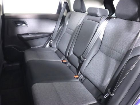 Used 2023 Nissan Rogue SV image 33