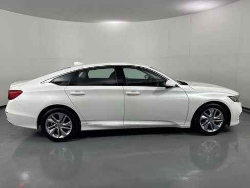 Used 2018 Honda Accord LX image 34