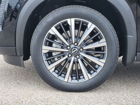 New 2026 Nissan Pathfinder Platinum FWD image 7