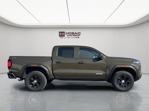 Used 2023 GMC Canyon Elevation w/ Convenience Package AWD/4WD image 2