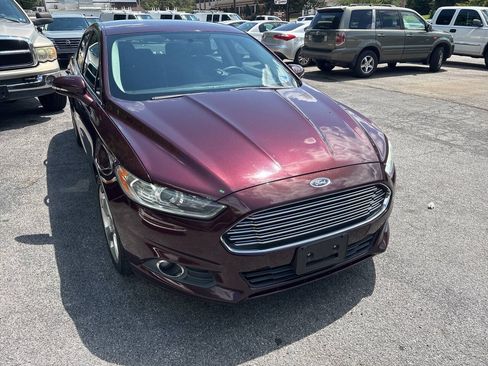 Used 2013 Ford Fusion SE FWD image 3