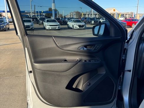 Used 2019 Chevrolet Equinox LT image 7