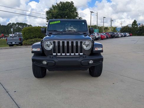 Used 2022 Jeep Gladiator Overland w/ Trailer Tow Package AWD/4WD image 8