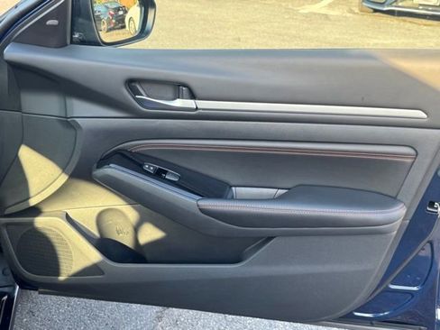 Used 2023 Nissan Altima 2.5 SR image 17