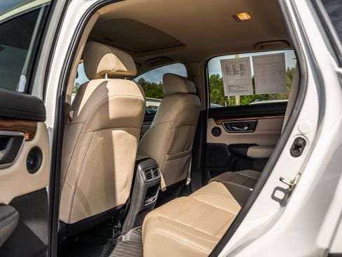 Used 2017 Honda CR-V Touring image 16