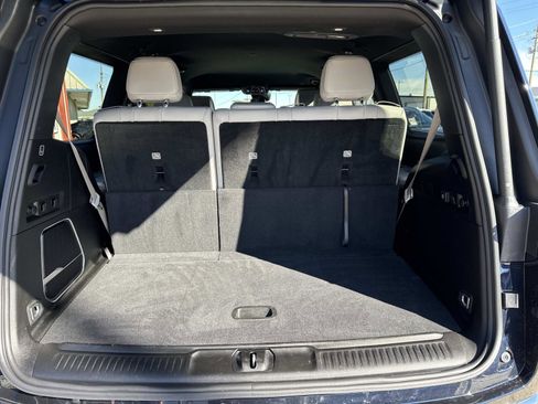 Certified 2025 Jeep Wagoneer 4WD image 8